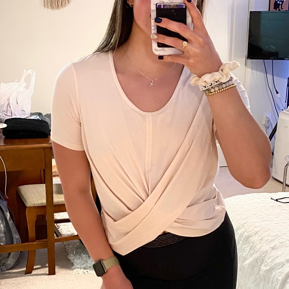 Lululemon Athletica Cream Short Sleeve Tee
